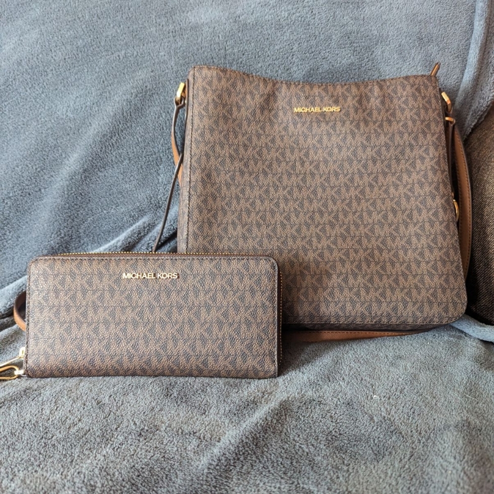 Michael Kors Crossbody and Matching Wallet